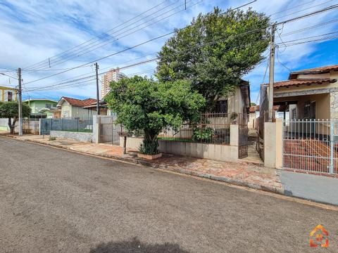 Casa de fundos, com 2 dormitórios para locação, 60 m² por R$ 900,00  - Vila Balarotti - Londrina/PR